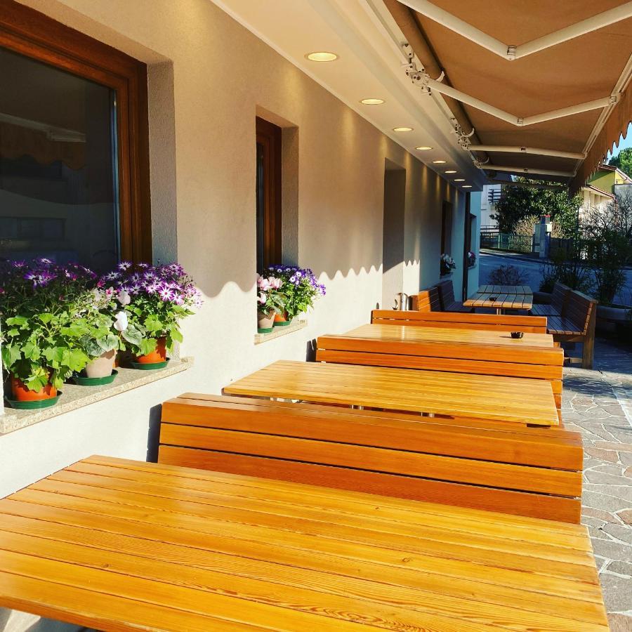 Hotel Riviera Magnano in Riviera Buitenkant foto