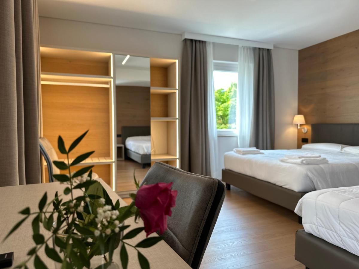 Hotel Riviera Magnano in Riviera Buitenkant foto
